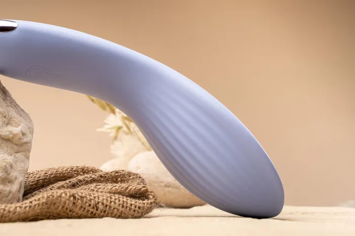 Female Sex Toys | NIYA 2 - Ergonomische Massager - Lichtblauw - NIYA